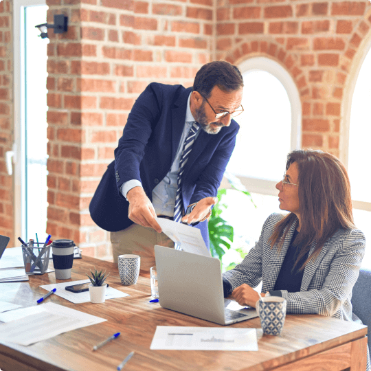 Sfär Bitrevo team av experter på kryptoinvesteringar